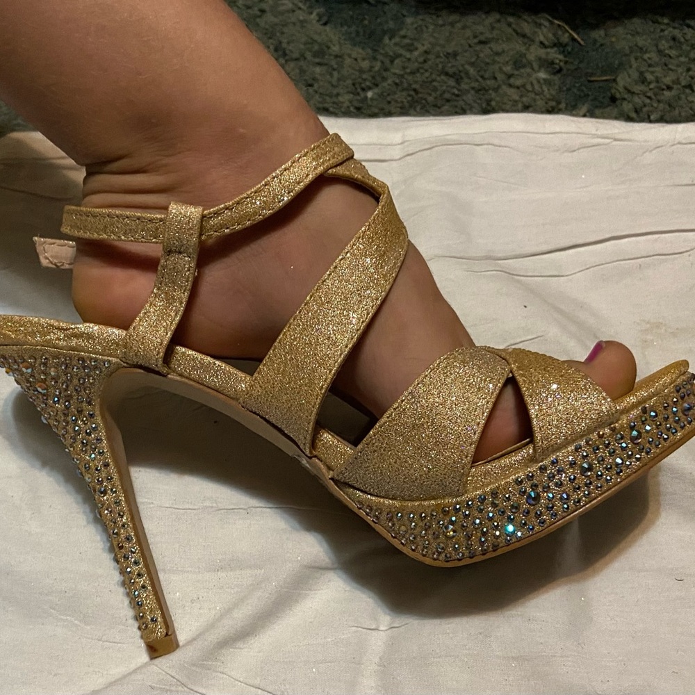 Ladies/Womens diamond jewel studded heels. Size 7.5